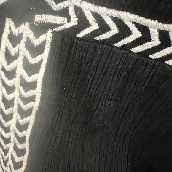 Sloan Rouge Black and White cotton sleeveless top - Picture 3 of 5